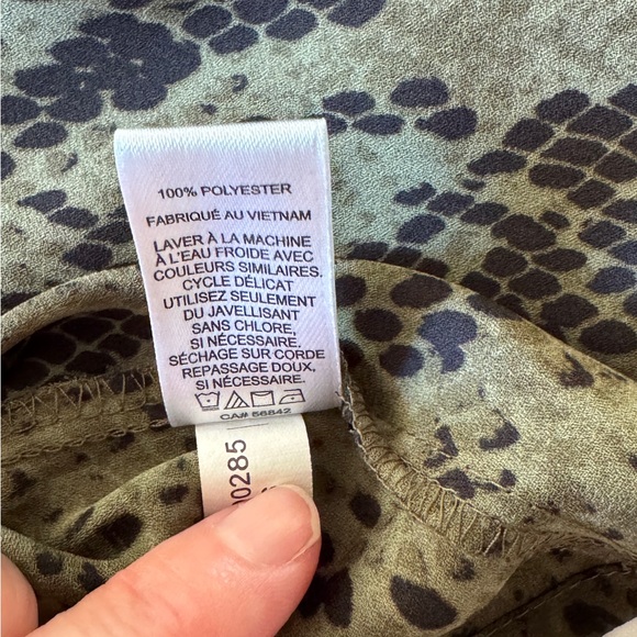 EXPRESS Snake Print V-Neck Blouse - Picture 8 of 8